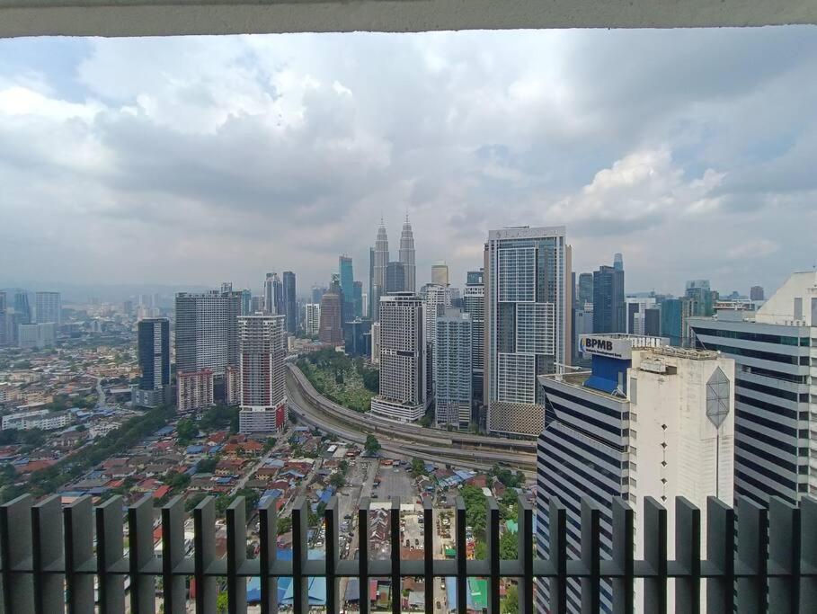 Appartamento Cl 30A Super Kl View Infinity Pool Klcc Kuala Lumpur Esterno foto